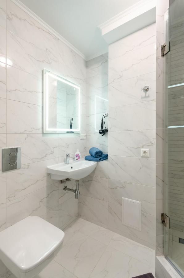 קייב Artal Apartment On Obolonskyi Avenue 16 מראה חיצוני תמונה